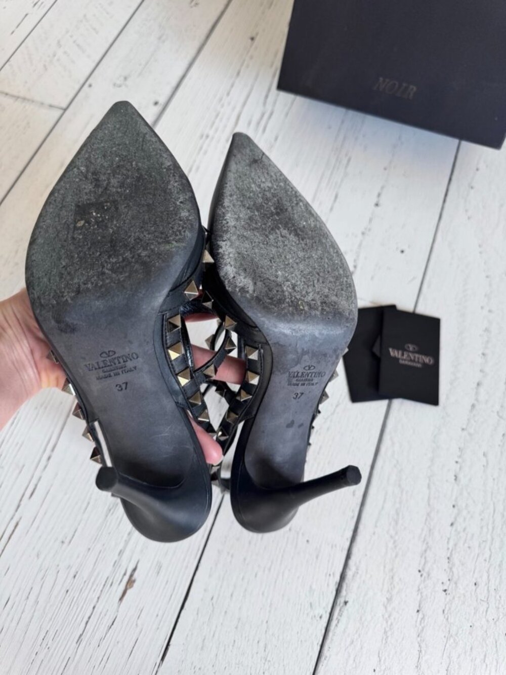 Valentino Garavani - Matte Black Rockstud Leather Pumps - Picture 5 of 7